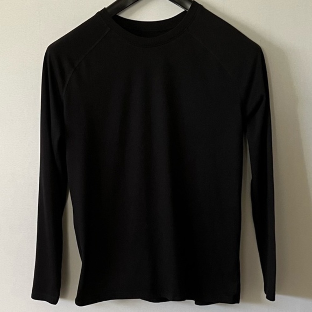 Athletic Works, performance blend long sleeved mens work out shirt, size 34-36